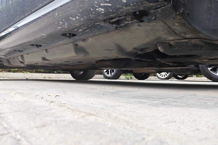 Used Mercedes-Benz M-Class 2015 ML 400 4MATIC Dynamic Model Chassis Front Right