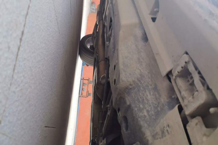 Used Mercedes-Benz M-Class 2015 ML 400 4MATIC Dynamic Model Chassis Front Right