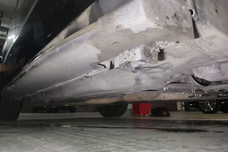 Used Mercedes-Benz M-Class 2015 ML 400 4MATIC Luxury Model Chassis Front Right