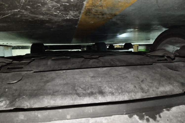 Used Mercedes-Benz M-Class 2015 ML 400 4MATIC Dynamic Model Chassis Front