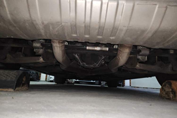 Used Mercedes-Benz M-Class 2015 ML 400 4MATIC Luxury Model Chassis Rear