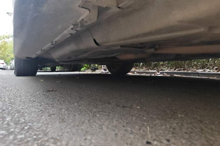 Used Mercedes-Benz M-Class 2015 ML 320 4MATIC Chassis Rear Left