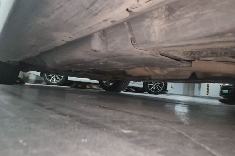 Used Mercedes-Benz M-Class 2015 ML 400 4MATIC Luxury Model Chassis Rear Left