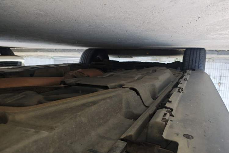 Used Mercedes-Benz M-Class 2015 ML 400 4MATIC Dynamic Model Chassis Rear Left