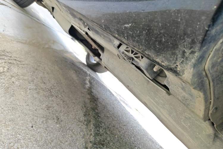 Used Mercedes-Benz M-Class 2015 ML 320 4MATIC Chassis Rear Left