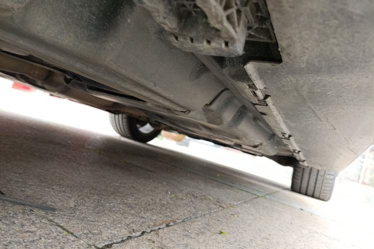 Used Mercedes-Benz M-Class 2015 ML 400 4MATIC Luxury Model Chassis Rear Right