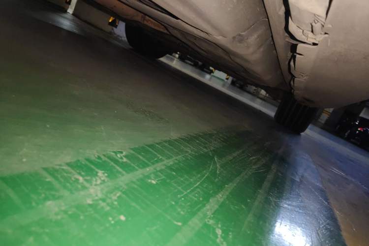 Used Mercedes-Benz M-Class 2015 ML 320 4MATIC Chassis Rear Right