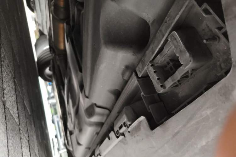 Used Mercedes-Benz M-Class 2015 ML 400 4MATIC Dynamic Model Chassis Rear Right