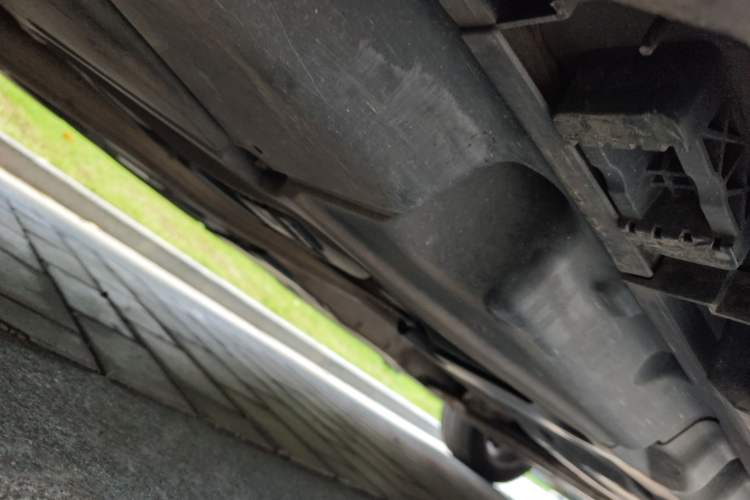 Used Mercedes-Benz M-Class 2015 ML 350 CDI 4MATIC Chassis Rear Right