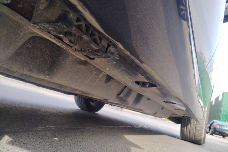 Used Mercedes-Benz M-Class 2015 ML 400 4MATIC Dynamic Model Chassis Rear Right