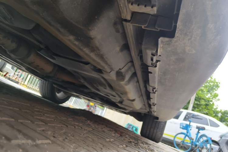 Used Mercedes-Benz M-Class 2015 ML 320 4MATIC Chassis Rear Right