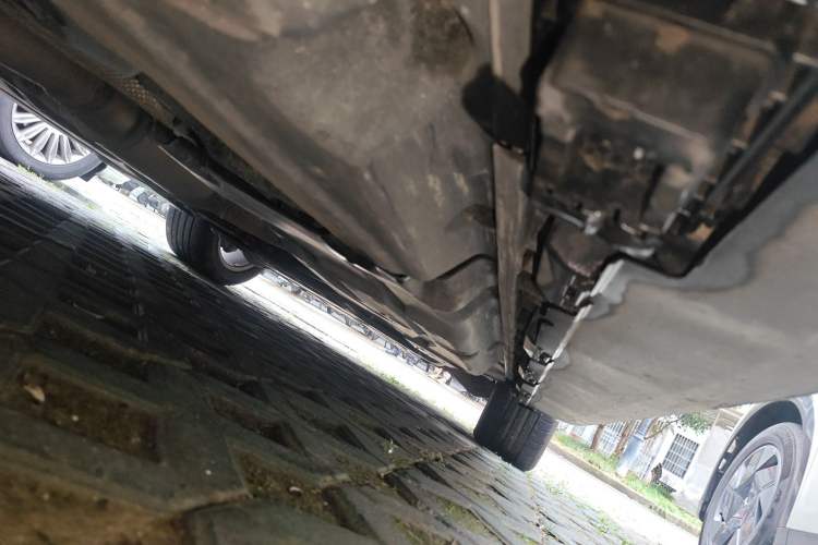 Used Mercedes-Benz M-Class 2015 ML 400 4MATIC Luxury Model Chassis Rear Right