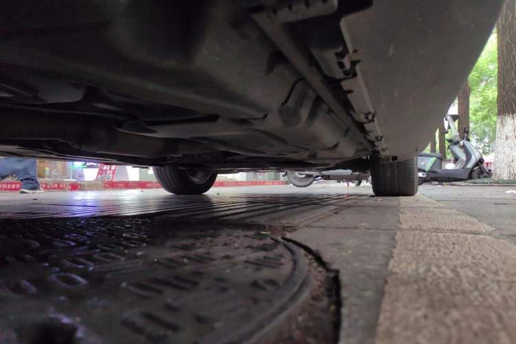 Used Mercedes-Benz M-Class 2015 ML 400 4MATIC Luxury Model Chassis Rear Right