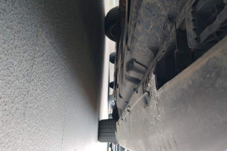 Used Mercedes-Benz M-Class 2015 ML 320 4MATIC Chassis Rear Right