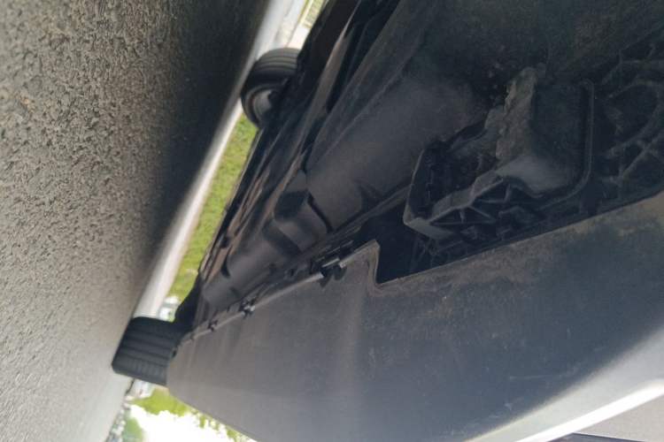 Used Mercedes-Benz M-Class 2015 ML 400 4MATIC Luxury Model Chassis Rear Right
