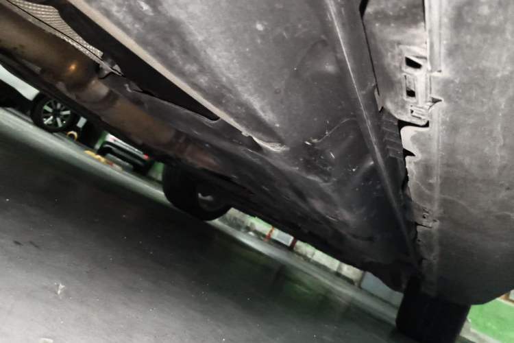 Used Mercedes-Benz M-Class 2015 ML 400 4MATIC Dynamic Model Chassis Rear Right