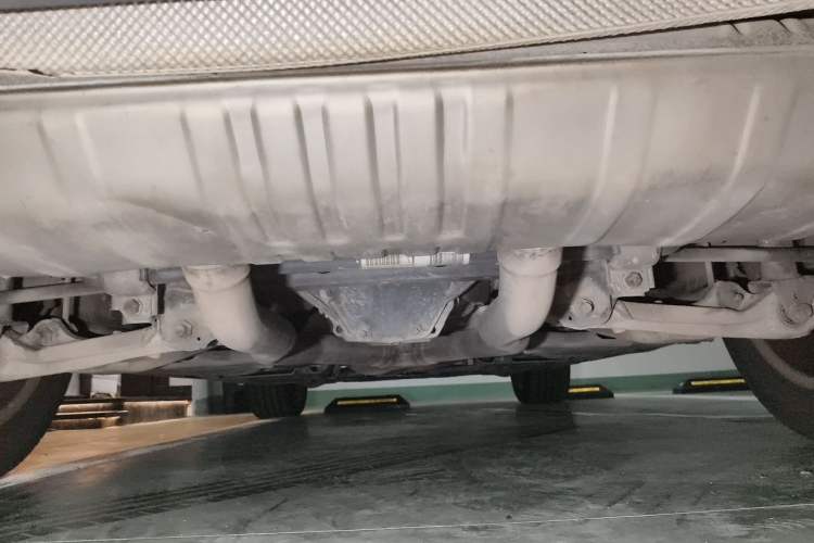 Used Mercedes-Benz M-Class 2015 ML 400 4MATIC Luxury Model Chassis Rear