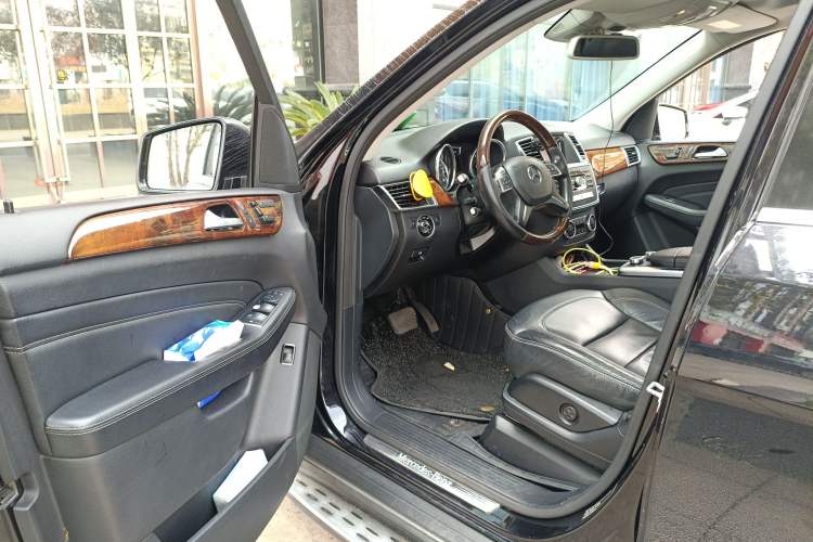 Used Mercedes-Benz M-Class 2015 ML 400 4MATIC Luxury Model Driver Seat