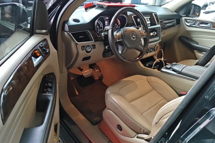 Used Mercedes-Benz M-Class 2015 ML 400 4MATIC Luxury Model Driver Seat