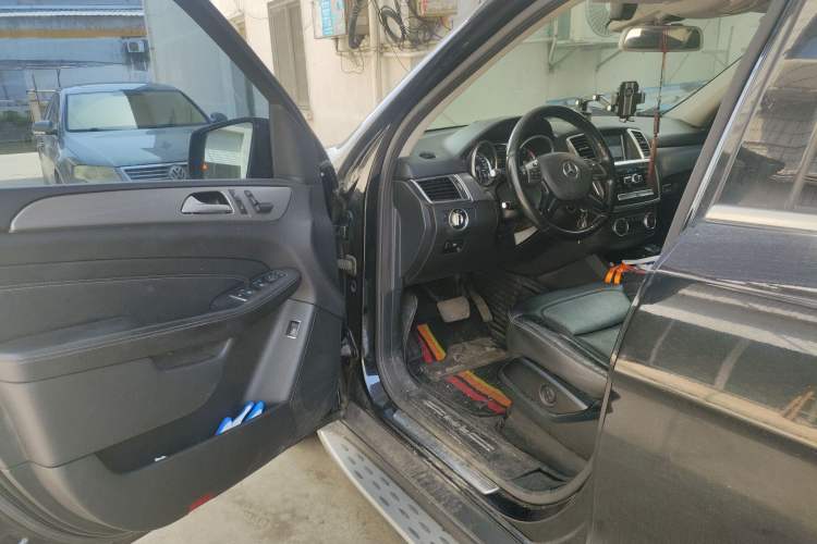 Used Mercedes-Benz M-Class 2015 ML 320 4MATIC Driver Seat