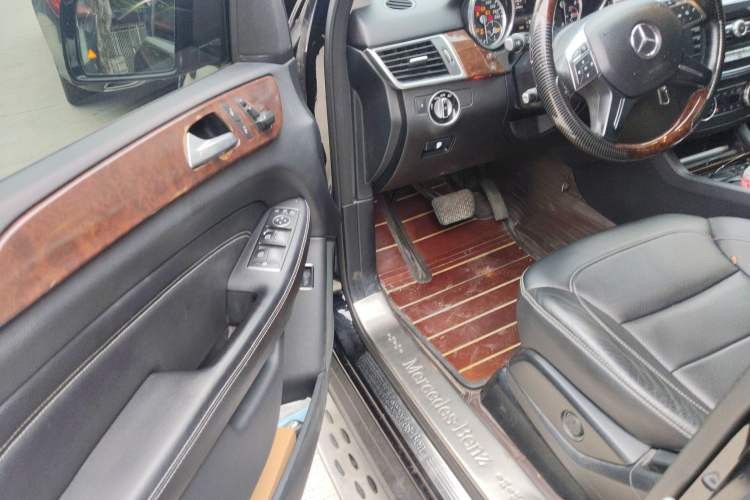 Used Mercedes-Benz M-Class 2015 ML 400 4MATIC Dynamic Model Driver Seat