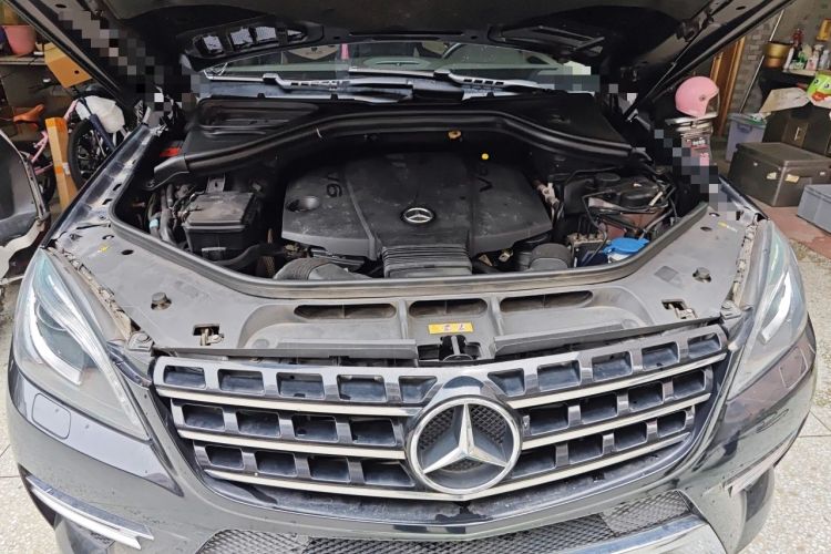 Used Mercedes-Benz M-Class 2015 ML 350 CDI 4MATIC Engine Bay
