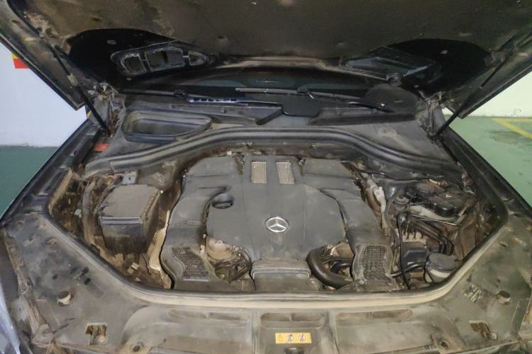 Used Mercedes-Benz M-Class 2015 ML 320 4MATIC Engine Bay