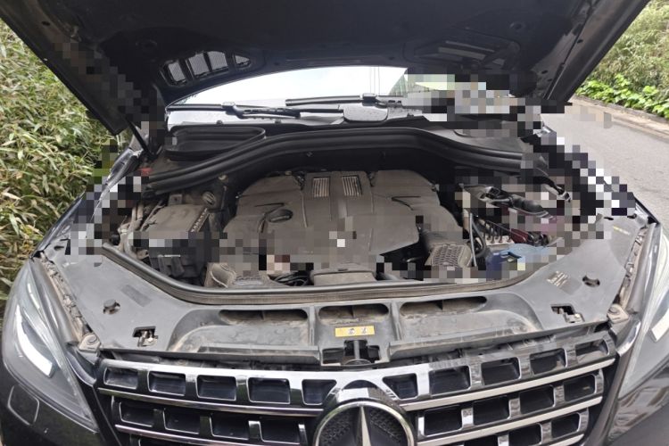 Used Mercedes-Benz M-Class 2015 ML 320 4MATIC Engine Bay