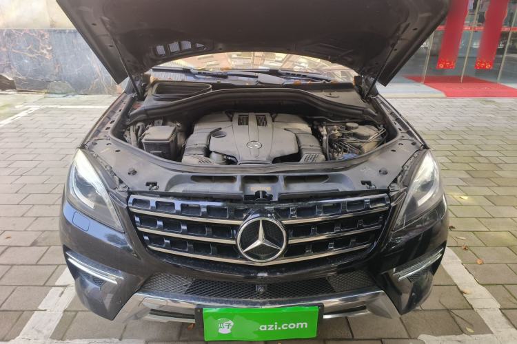 Used Mercedes-Benz M-Class 2015 ML 400 4MATIC Luxury Model Engine Bay