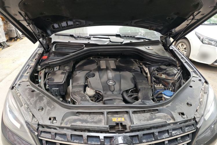 Used Mercedes-Benz M-Class 2015 ML 400 4MATIC Dynamic Model Engine Bay