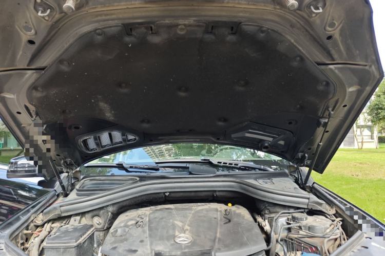 Used Mercedes-Benz M-Class 2015 ML 350 CDI 4MATIC Engine Bay