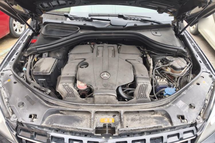 Used Mercedes-Benz M-Class 2015 ML 320 4MATIC Engine Bay