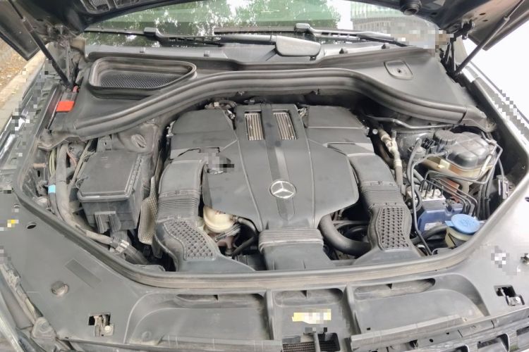 Used Mercedes-Benz M-Class 2015 ML 400 4MATIC Dynamic Model Engine Bay