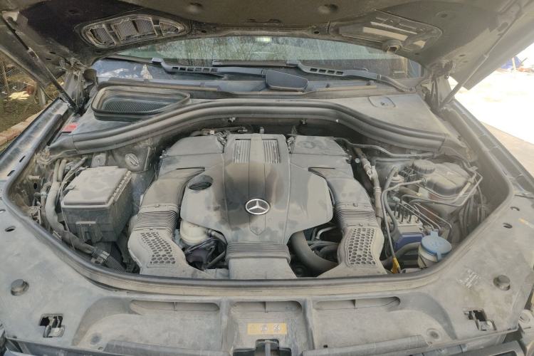 Used Mercedes-Benz M-Class 2015 ML 320 4MATIC Engine Bay