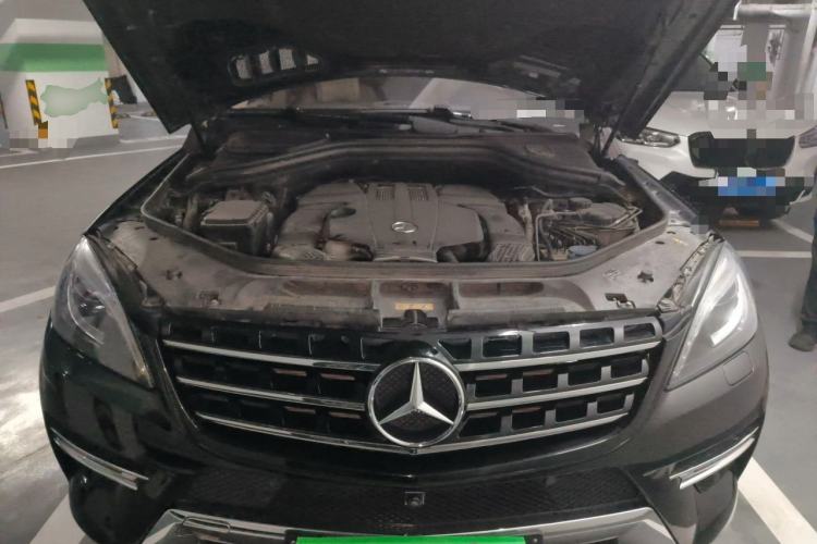 Used Mercedes-Benz M-Class 2015 ML 400 4MATIC Luxury Model Engine Bay