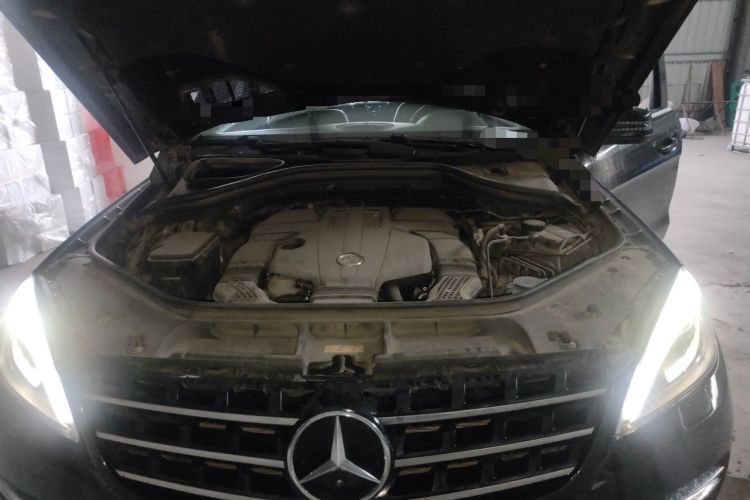 Used Mercedes-Benz M-Class 2015 ML 400 4MATIC Dynamic Model Engine Bay