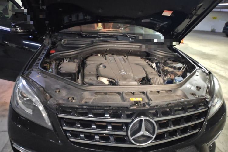 Used Mercedes-Benz M-Class 2015 ML 400 4MATIC Luxury Model Engine Bay