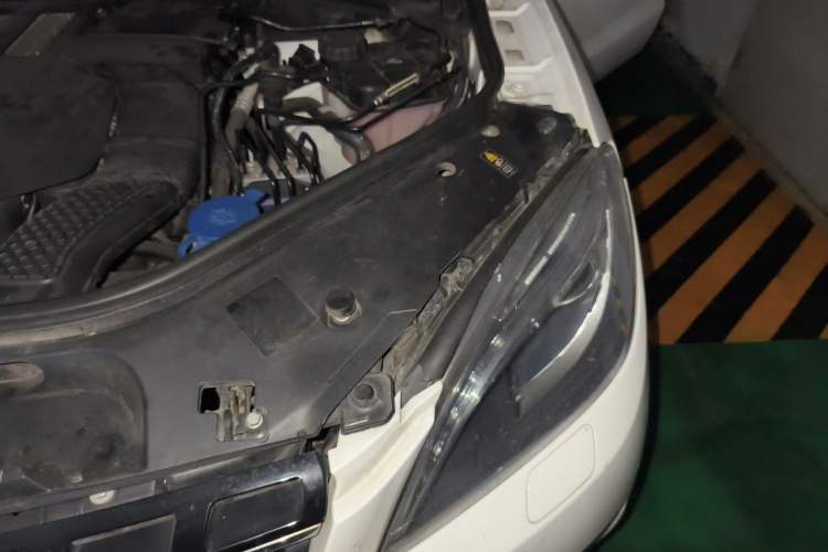 Used Mercedes-Benz M-Class 2015 ML 400 4MATIC Dynamic Model Engine Bay Left