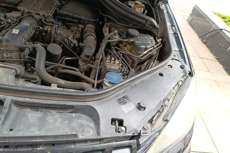 Used Mercedes-Benz M-Class 2015 ML 400 4MATIC Luxury Model Engine Bay Left
