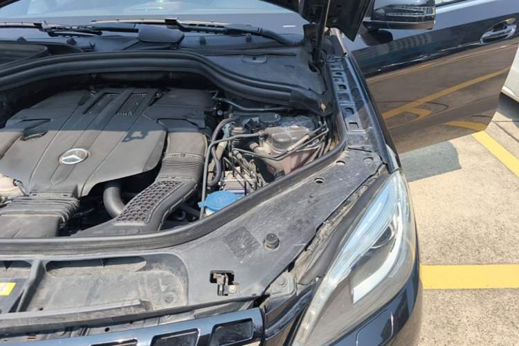 Used Mercedes-Benz M-Class 2015 ML 400 4MATIC Luxury Model Engine Bay Left