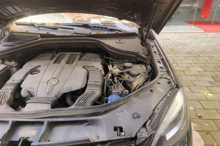 Used Mercedes-Benz M-Class 2015 ML 400 4MATIC Luxury Model Engine Bay Left
