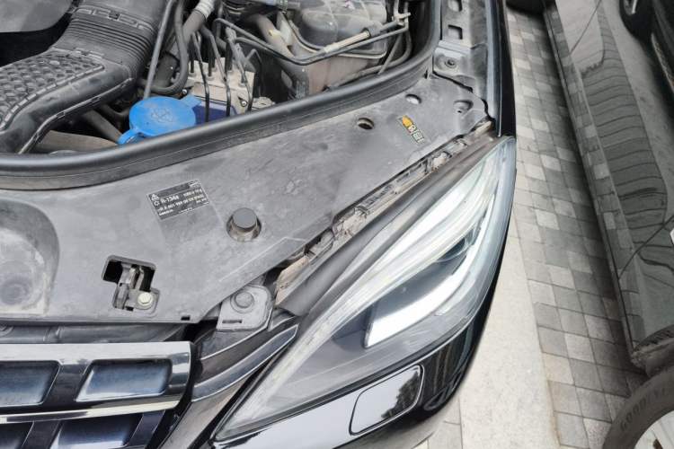 Used Mercedes-Benz M-Class 2015 ML 400 4MATIC Dynamic Model Engine Bay Left