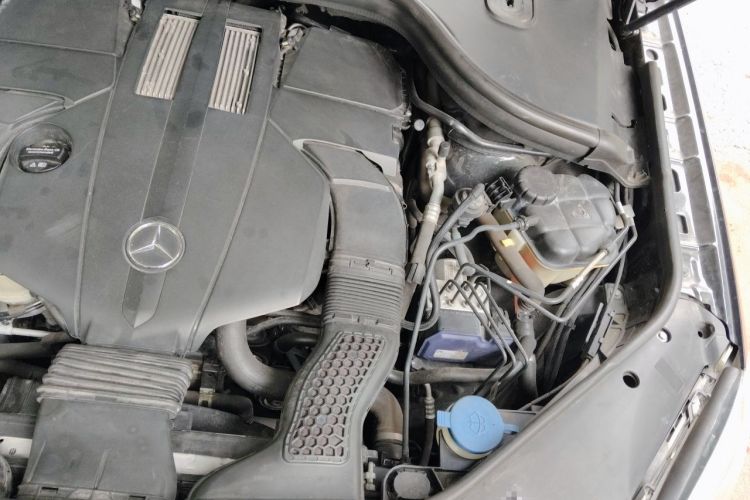 Used Mercedes-Benz M-Class 2015 ML 400 4MATIC Dynamic Model Engine Bay Left