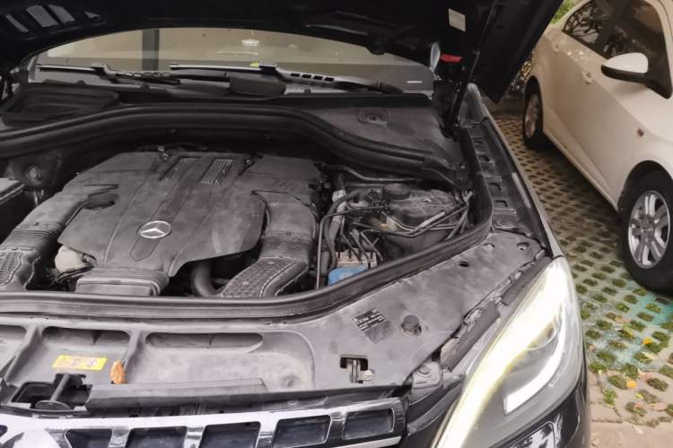 Used Mercedes-Benz M-Class 2015 ML 400 4MATIC Dynamic Model Engine Bay Left
