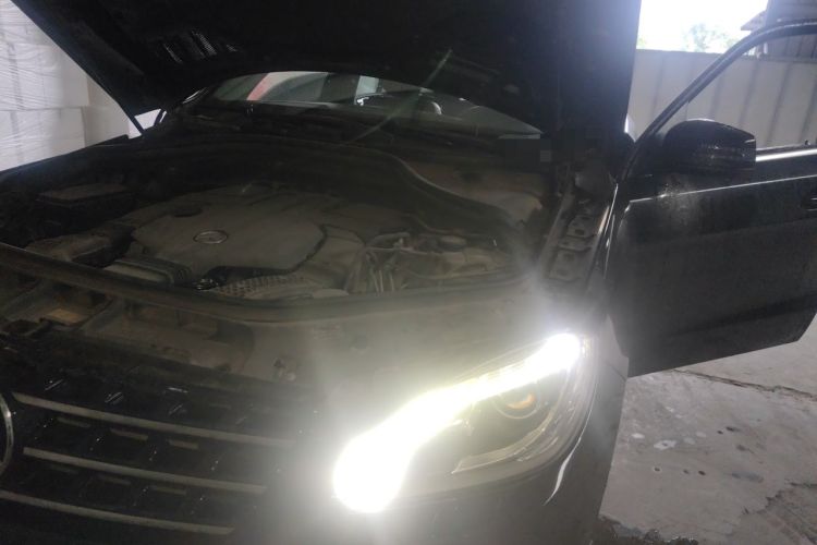 Used Mercedes-Benz M-Class 2015 ML 400 4MATIC Dynamic Model Engine Bay Left