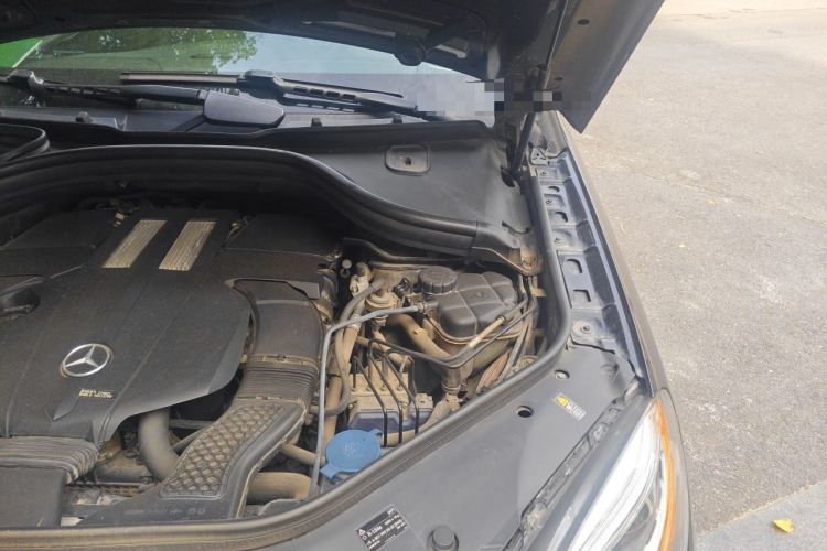 Used Mercedes-Benz M-Class  Engine Bay Left