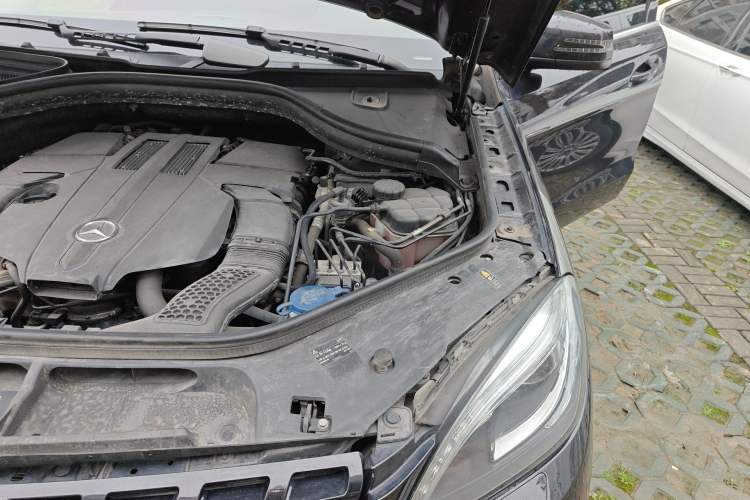 Used Mercedes-Benz M-Class 2015 ML 400 4MATIC Luxury Model Engine Bay Left