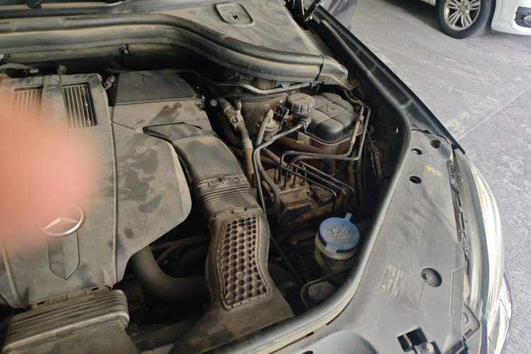 Used Mercedes-Benz M-Class 2015 ML 320 4MATIC Engine Bay Left
