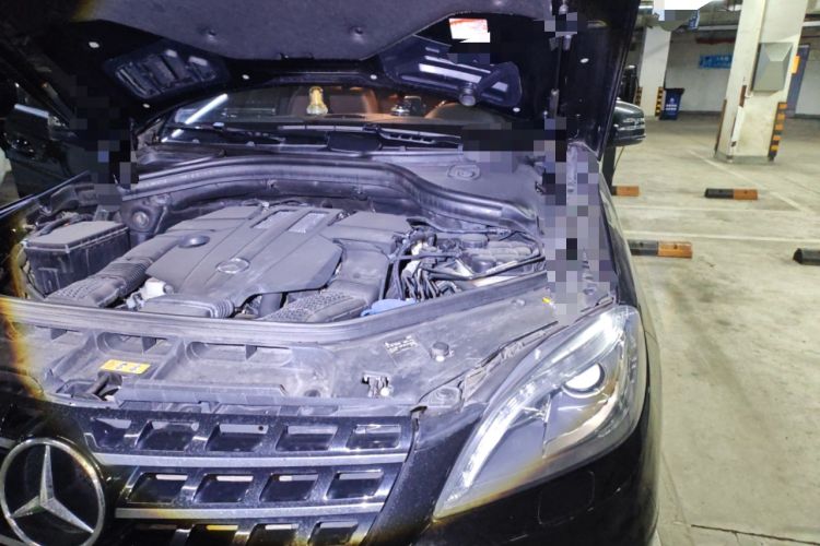 Used Mercedes-Benz M-Class 2015 ML 400 4MATIC Luxury Model Engine Bay Left