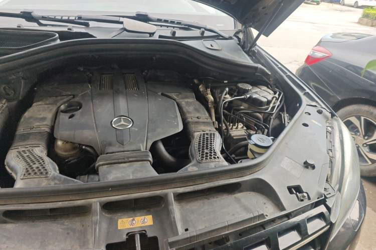 Used Mercedes-Benz M-Class 2015 ML 400 4MATIC Dynamic Model Engine Bay Left